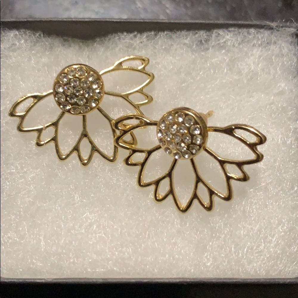 3 Piece Lotus Flower Earring - Picture 5 of 5